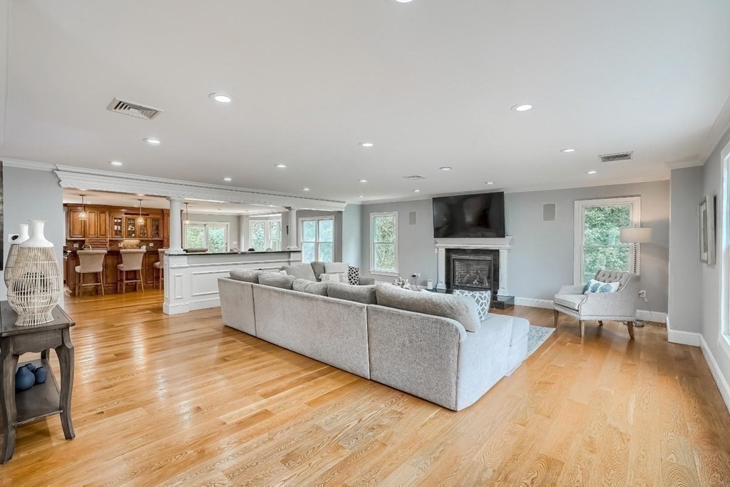 247 Forest Ave