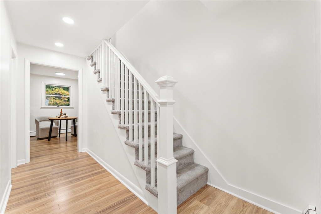 691 Dennison Dr