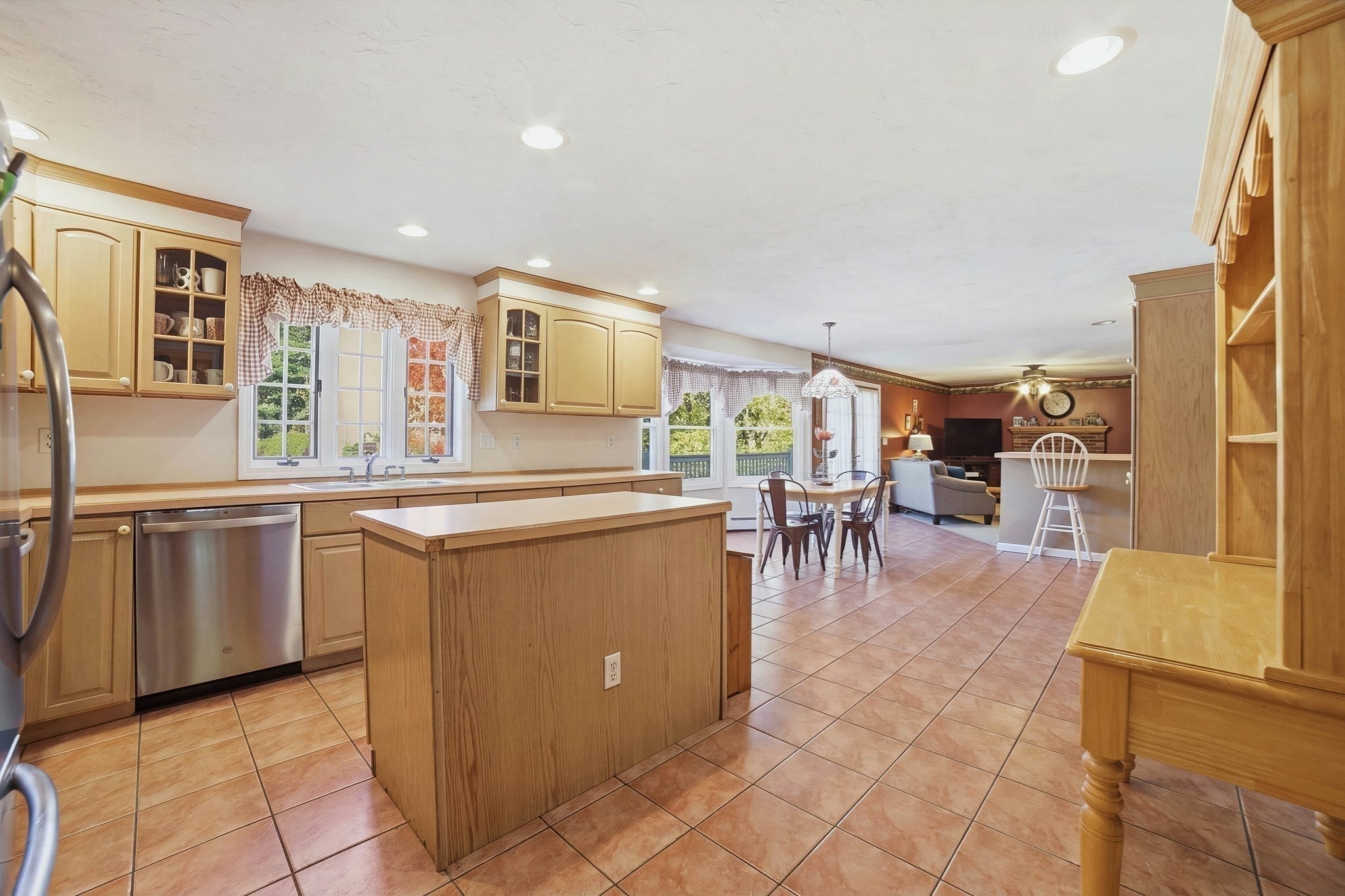 354 South St, Auburn, MA Photo #25