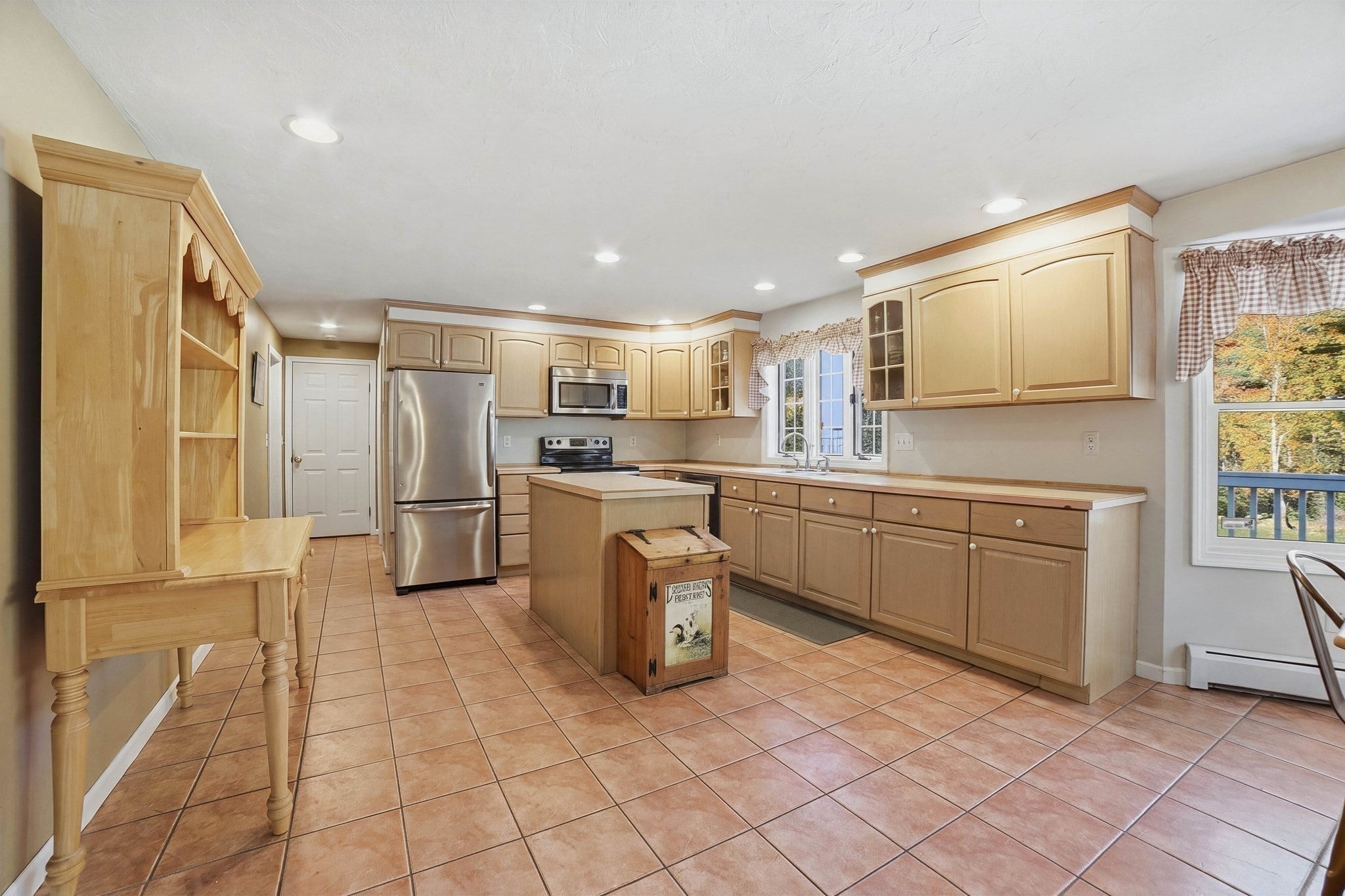 354 South St, Auburn, MA Photo #28