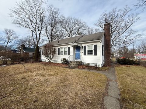 24 Mary Ellen Ln Southbridge MA 01550