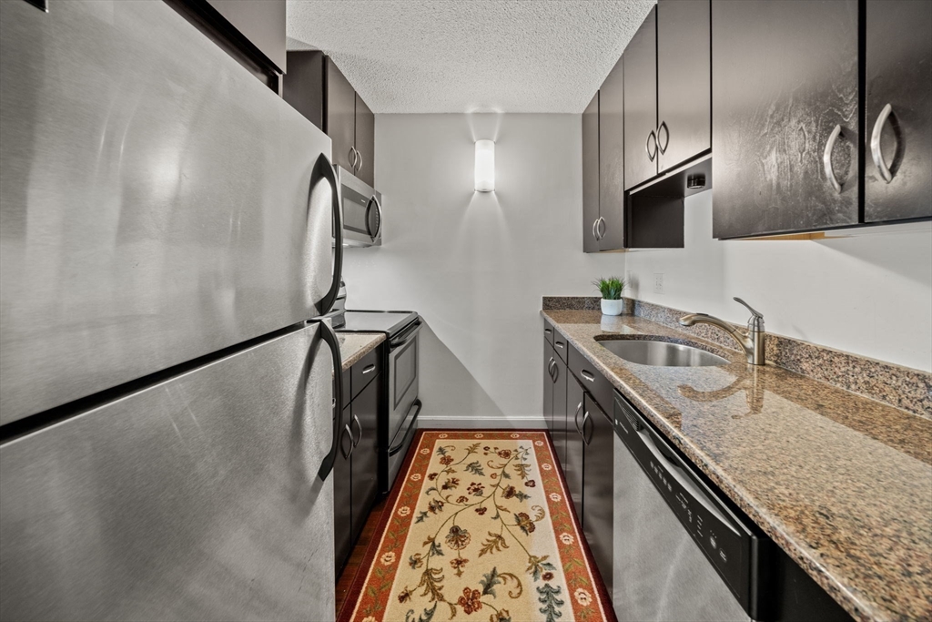159 Main St 44C