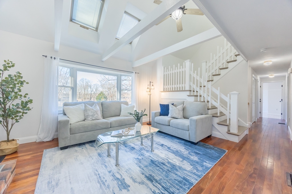 5 Arthur Collins Cir