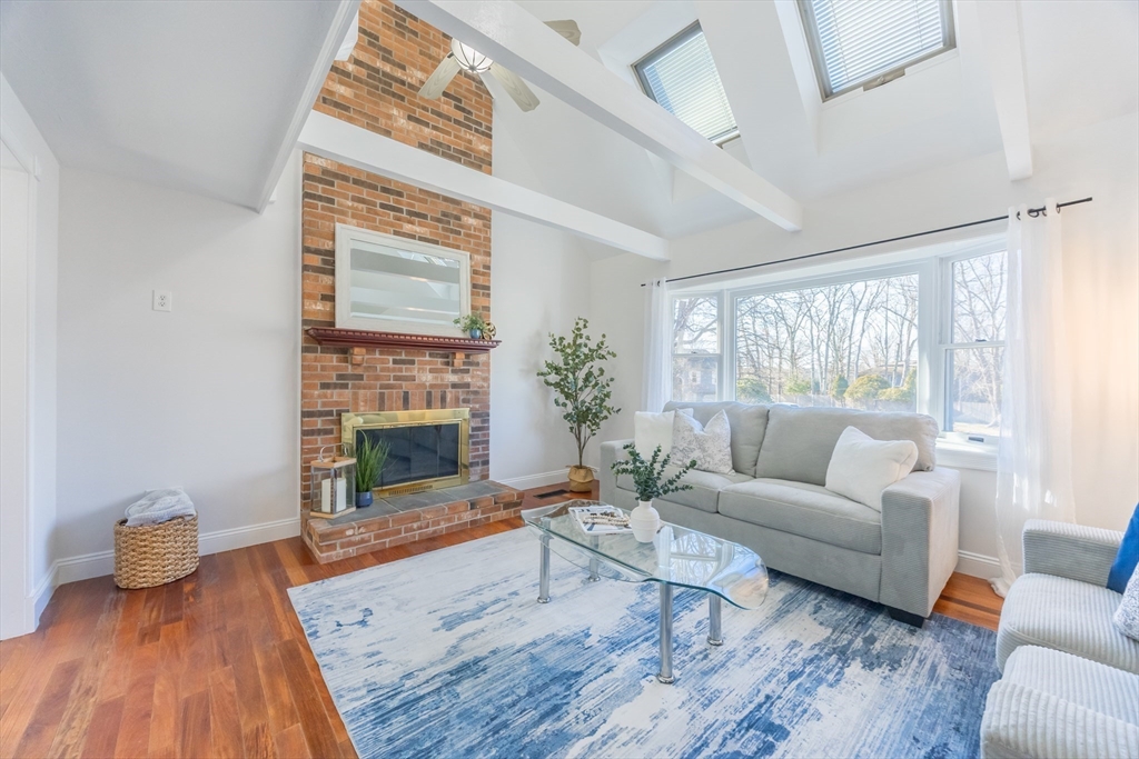 5 Arthur Collins Cir