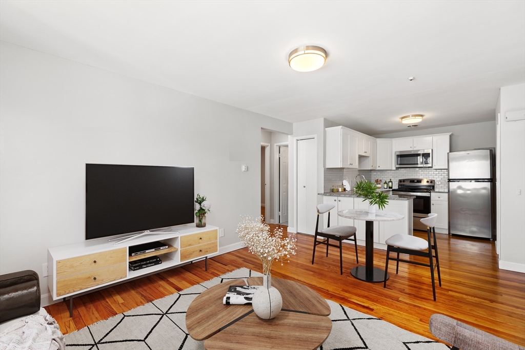 121 Warren St 4