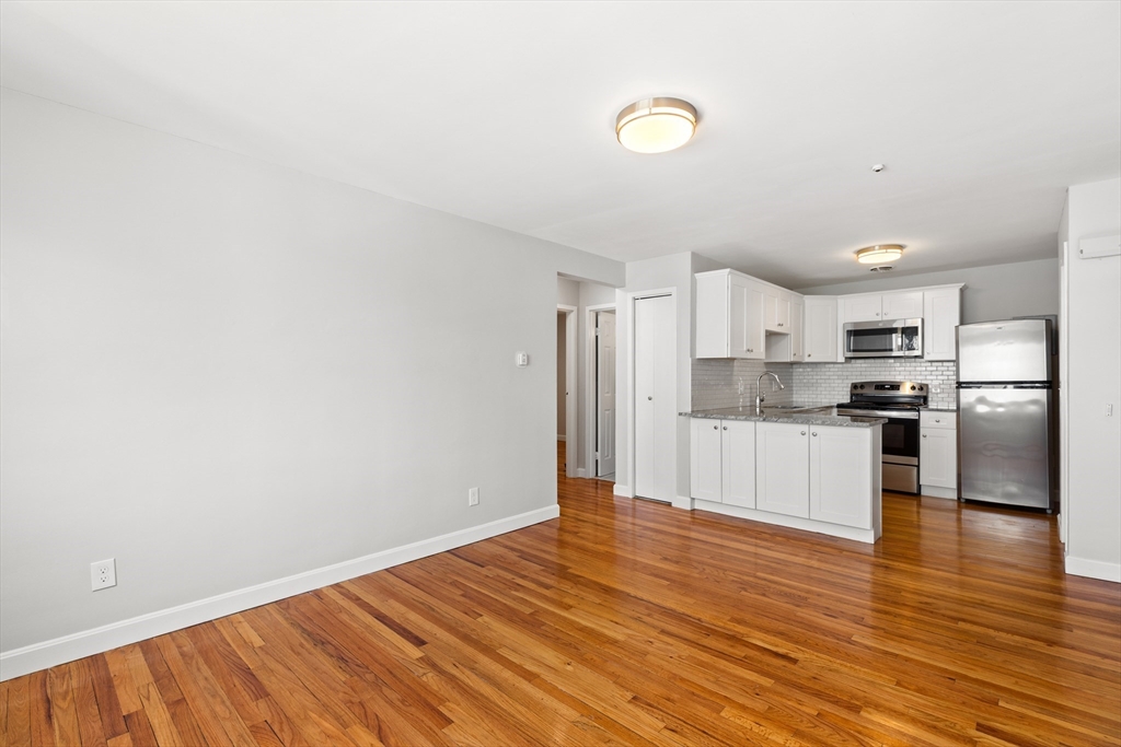 121 Warren St 4