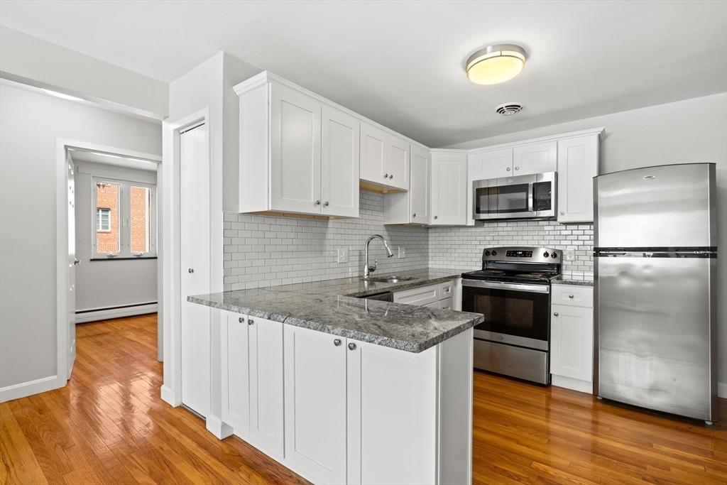 121 Warren St 4