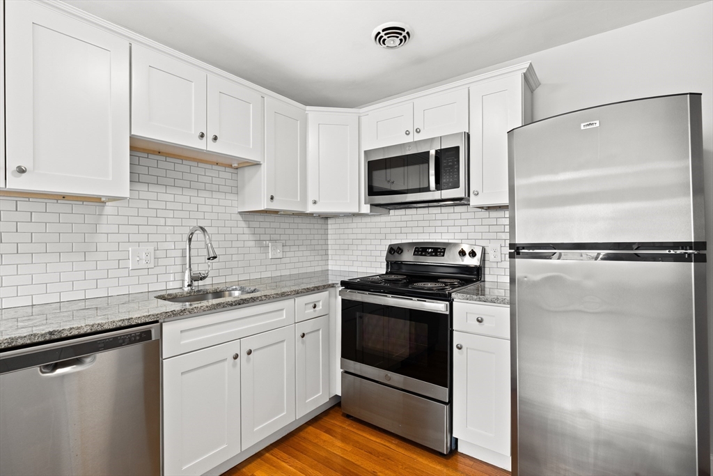 121 Warren St 4