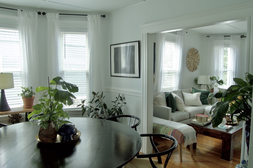 25 E Park Ave