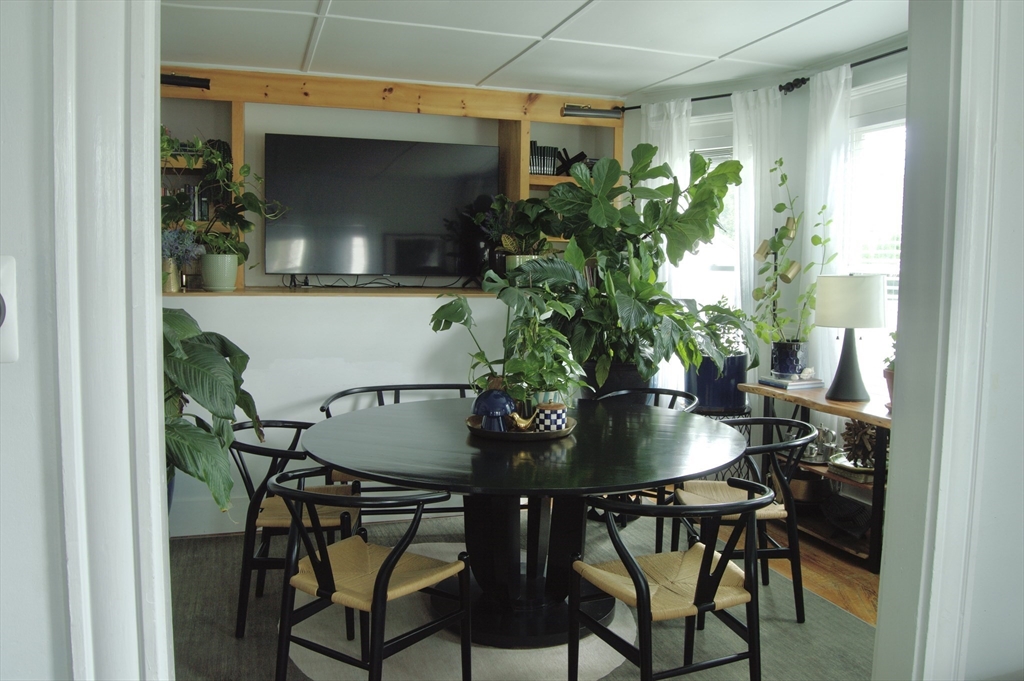 25 E Park Ave