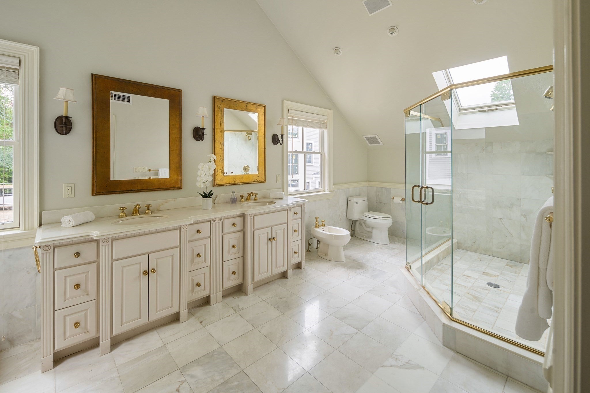 14 Winthrop St, Newton, MA Photo #15