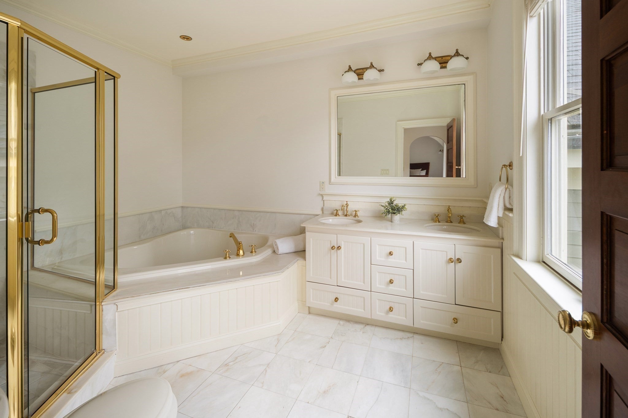 14 Winthrop St, Newton, MA Photo #18