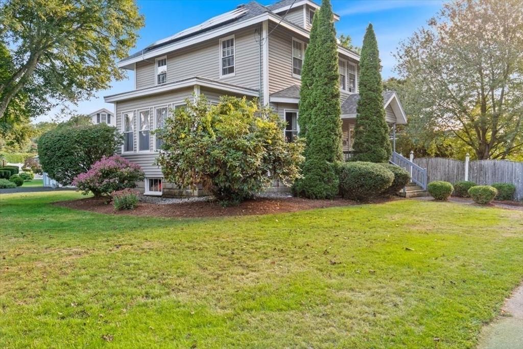 36 Lowell Ave