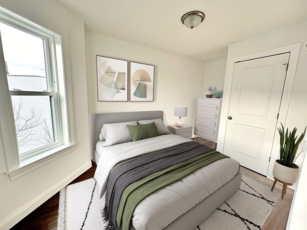 33 Leyden St 6