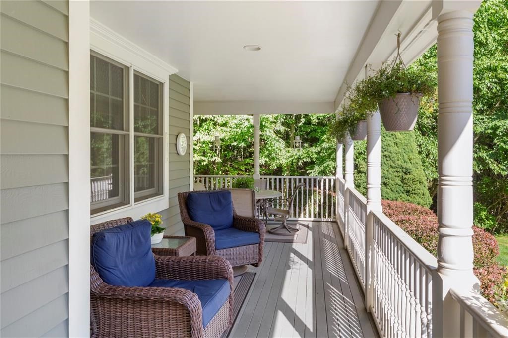 55 Little Pond County Rd