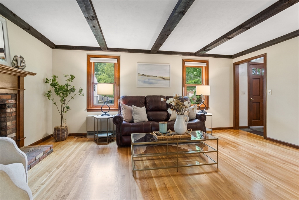 52 Diana Dr