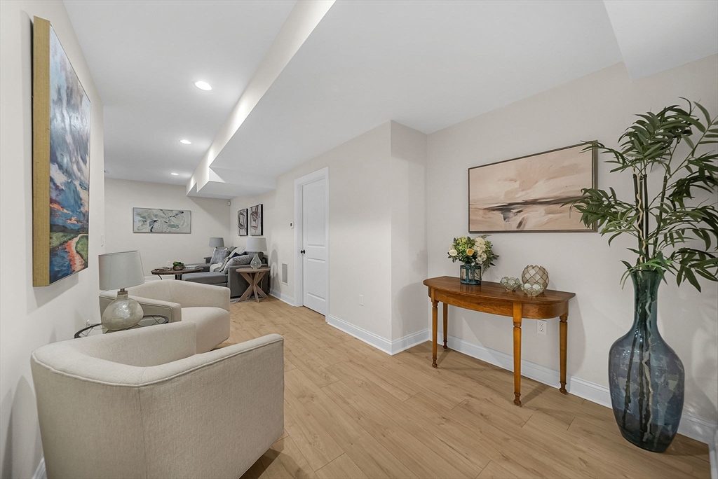 Needham, Massachusetts 02492, United States, 4 Bedrooms Bedrooms, ,5 BathroomsBathrooms,Residential,Active,238965