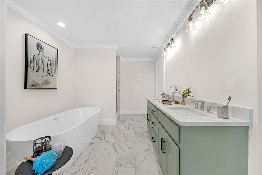 Needham, Massachusetts 02492, United States, 4 Bedrooms Bedrooms, ,5 BathroomsBathrooms,Residential,Active,238965