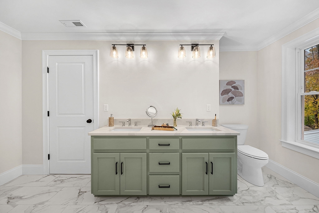 Needham, Massachusetts 02492, United States, 4 Bedrooms Bedrooms, ,5 BathroomsBathrooms,Residential,Active,238965