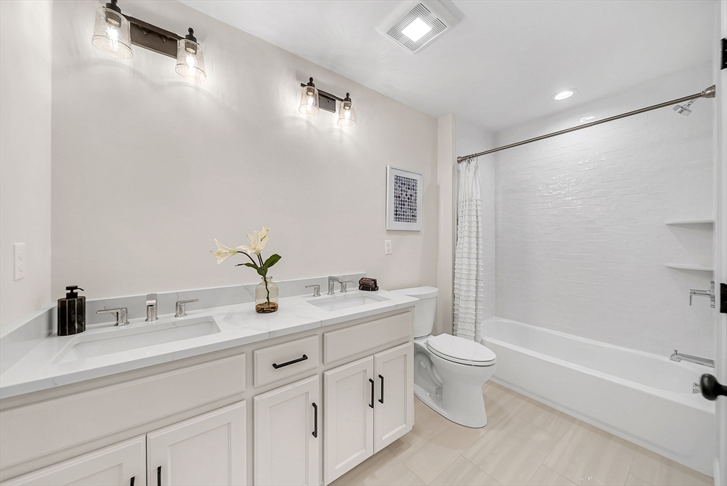 Needham, Massachusetts 02492, United States, 4 Bedrooms Bedrooms, ,5 BathroomsBathrooms,Residential,Active,238965