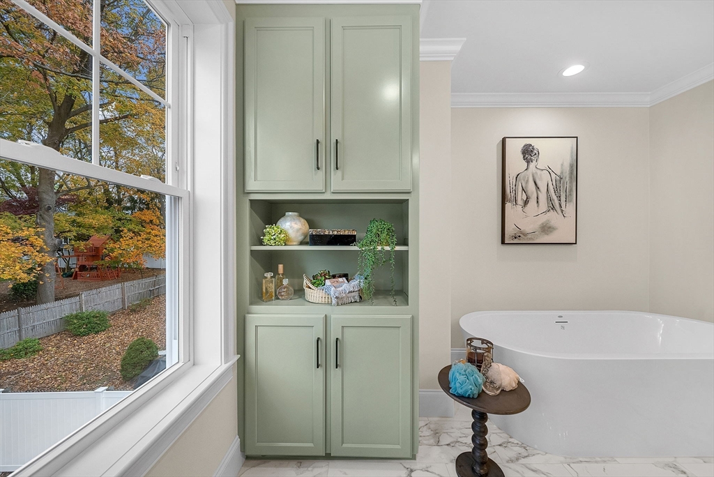 Needham, Massachusetts 02492, United States, 4 Bedrooms Bedrooms, ,5 BathroomsBathrooms,Residential,Active,238965