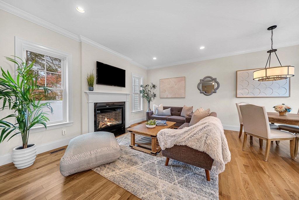 Needham, Massachusetts 02492, United States, 4 Bedrooms Bedrooms, ,5 BathroomsBathrooms,Residential,Active,238965