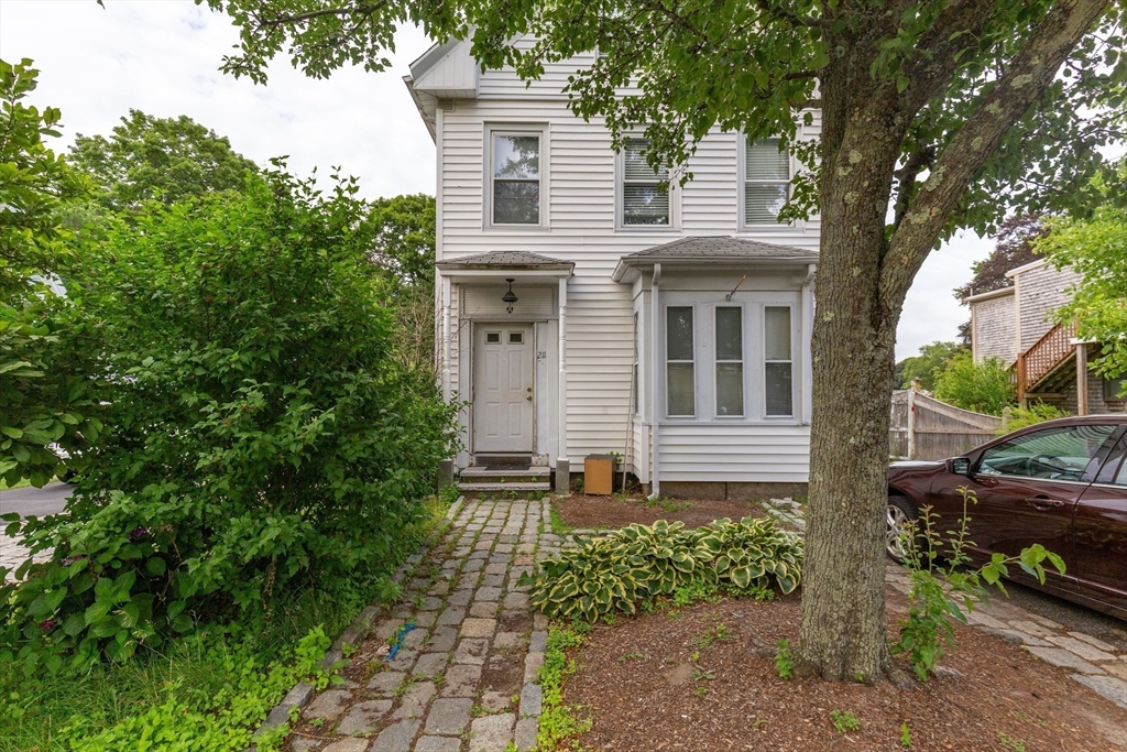 211 Court St