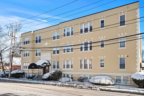 Photo of 515 Pleasant St #1-1, Melrose, MA 02176 (MLS # 73470850)