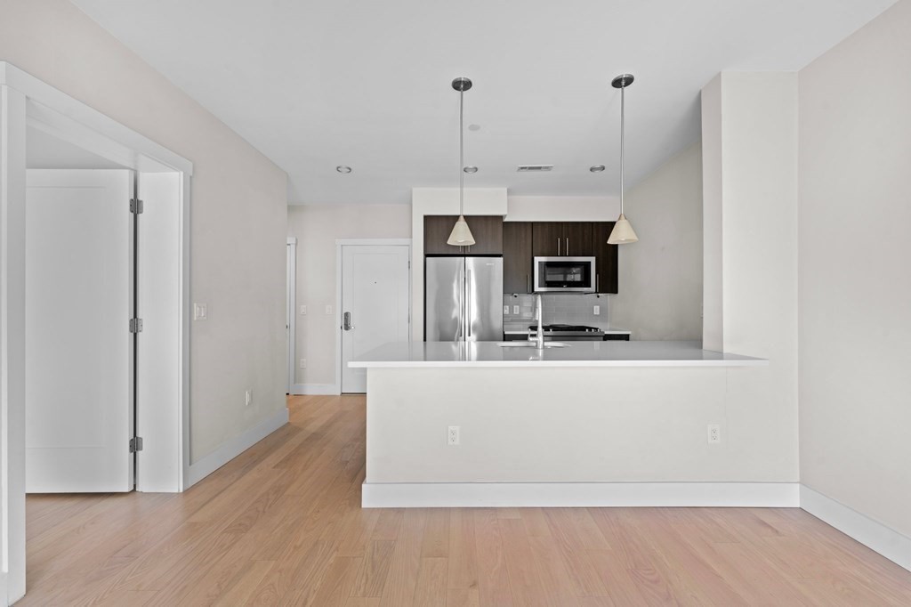 1975 Massachusetts Avenue 302