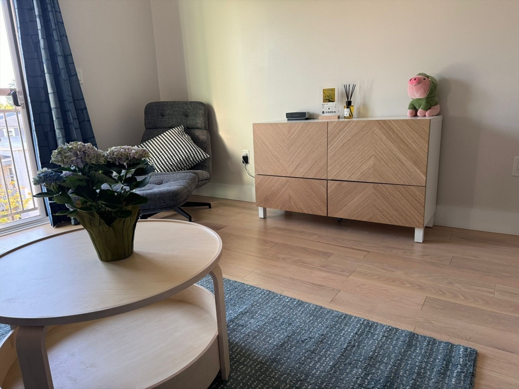 1975 Massachusetts Avenue 302