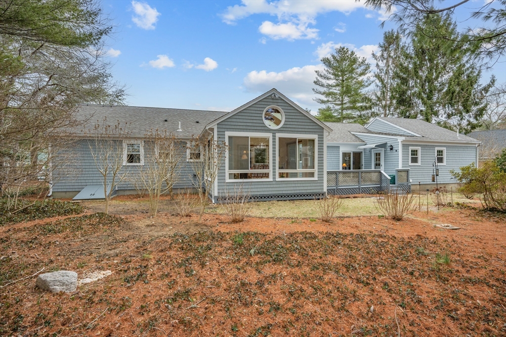 Barnstable, Massachusetts 02632, United States, 2 Bedrooms Bedrooms, ,3 BathroomsBathrooms,Residential,Active,96124