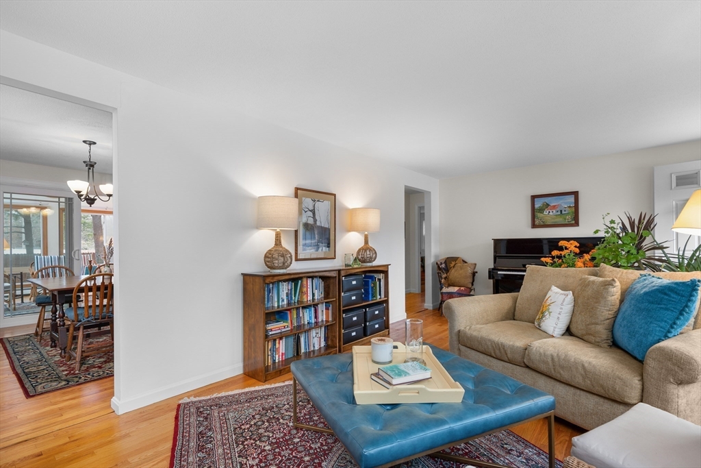 Barnstable, Massachusetts 02632, United States, 2 Bedrooms Bedrooms, ,3 BathroomsBathrooms,Residential,Active,96124