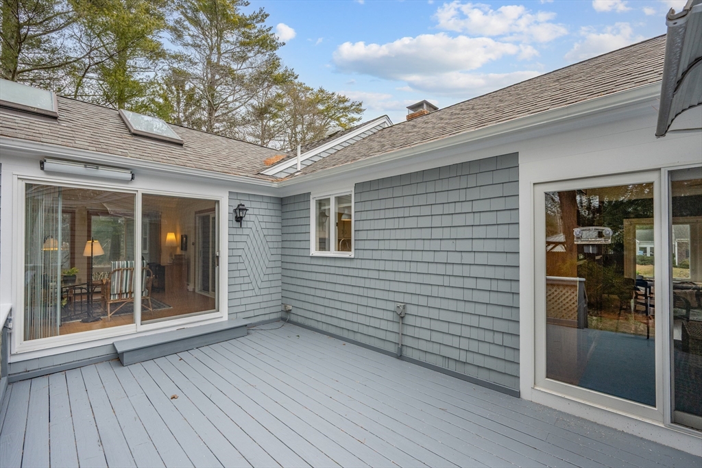 Barnstable, Massachusetts 02632, United States, 2 Bedrooms Bedrooms, ,3 BathroomsBathrooms,Residential,Active,96124