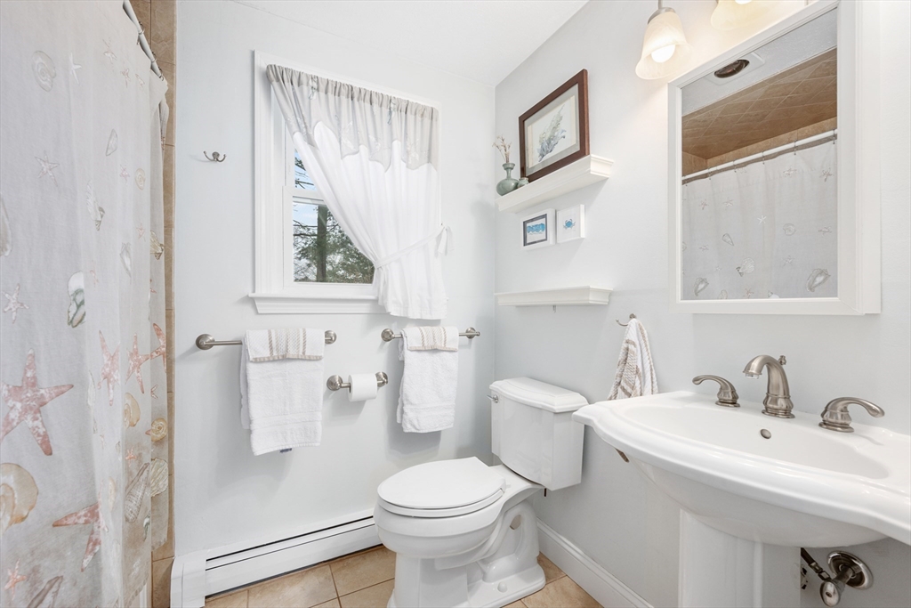 Barnstable, Massachusetts 02632, United States, 2 Bedrooms Bedrooms, ,3 BathroomsBathrooms,Residential,Active,96124