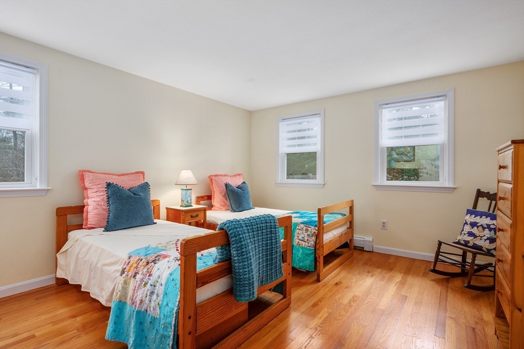 Barnstable, Massachusetts 02632, United States, 2 Bedrooms Bedrooms, ,3 BathroomsBathrooms,Residential,Active,96124