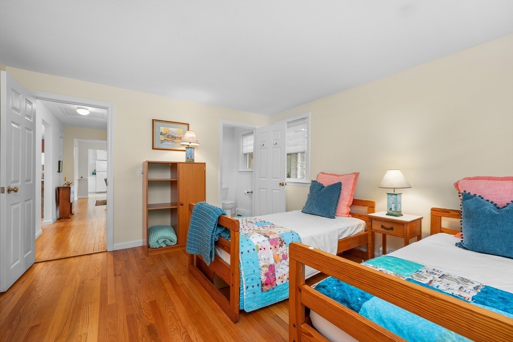 Barnstable, Massachusetts 02632, United States, 2 Bedrooms Bedrooms, ,3 BathroomsBathrooms,Residential,Active,96124