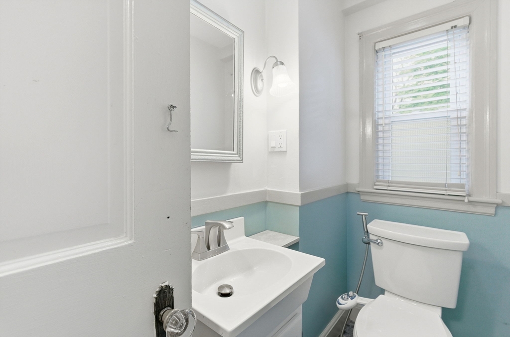 36 Fairview Rd, Stoneham, MA Photo #12