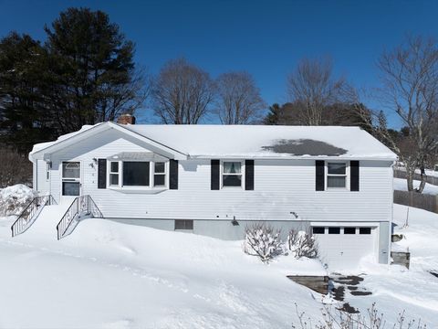 8 Apache Rd Bellingham MA 02019