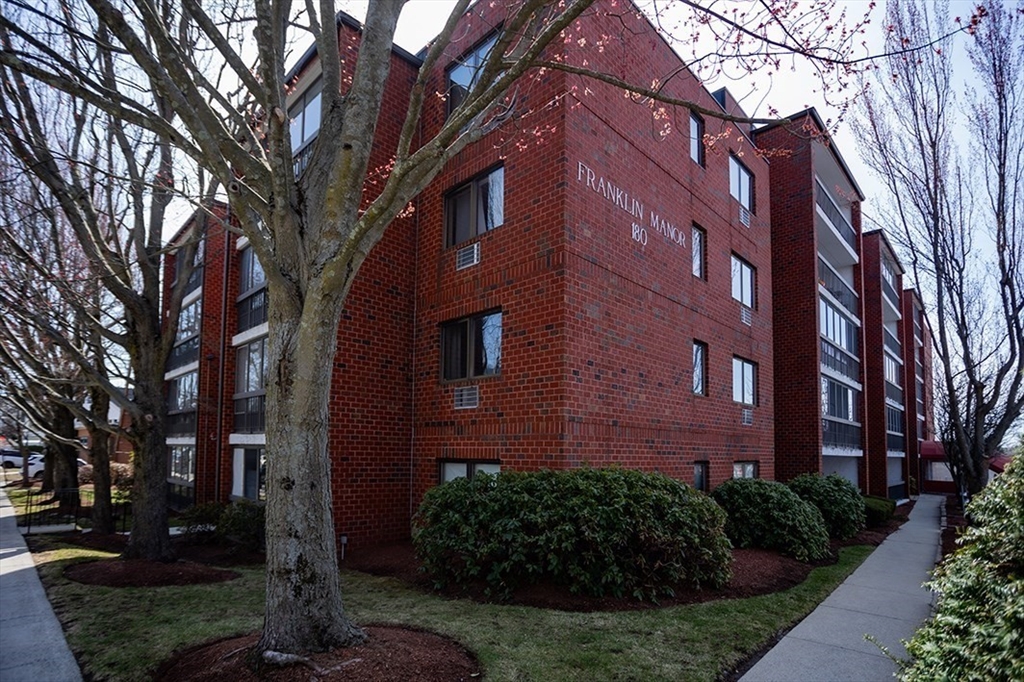 180 Green St 511