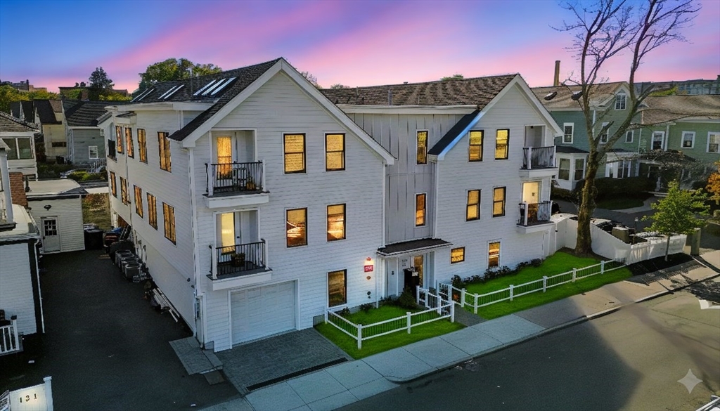 127 E Cottage St 8