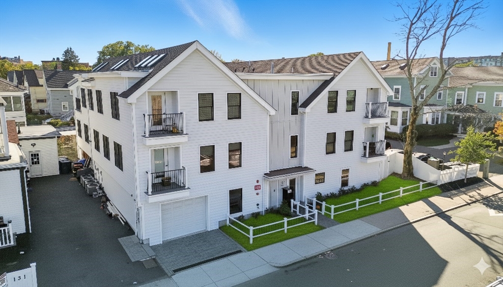 127 E Cottage St 8