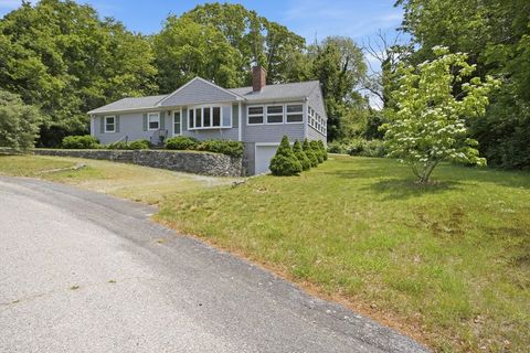 Photo of 31 Clearwater Dr, Plymouth, MA 02360 (MLS # 73537228)