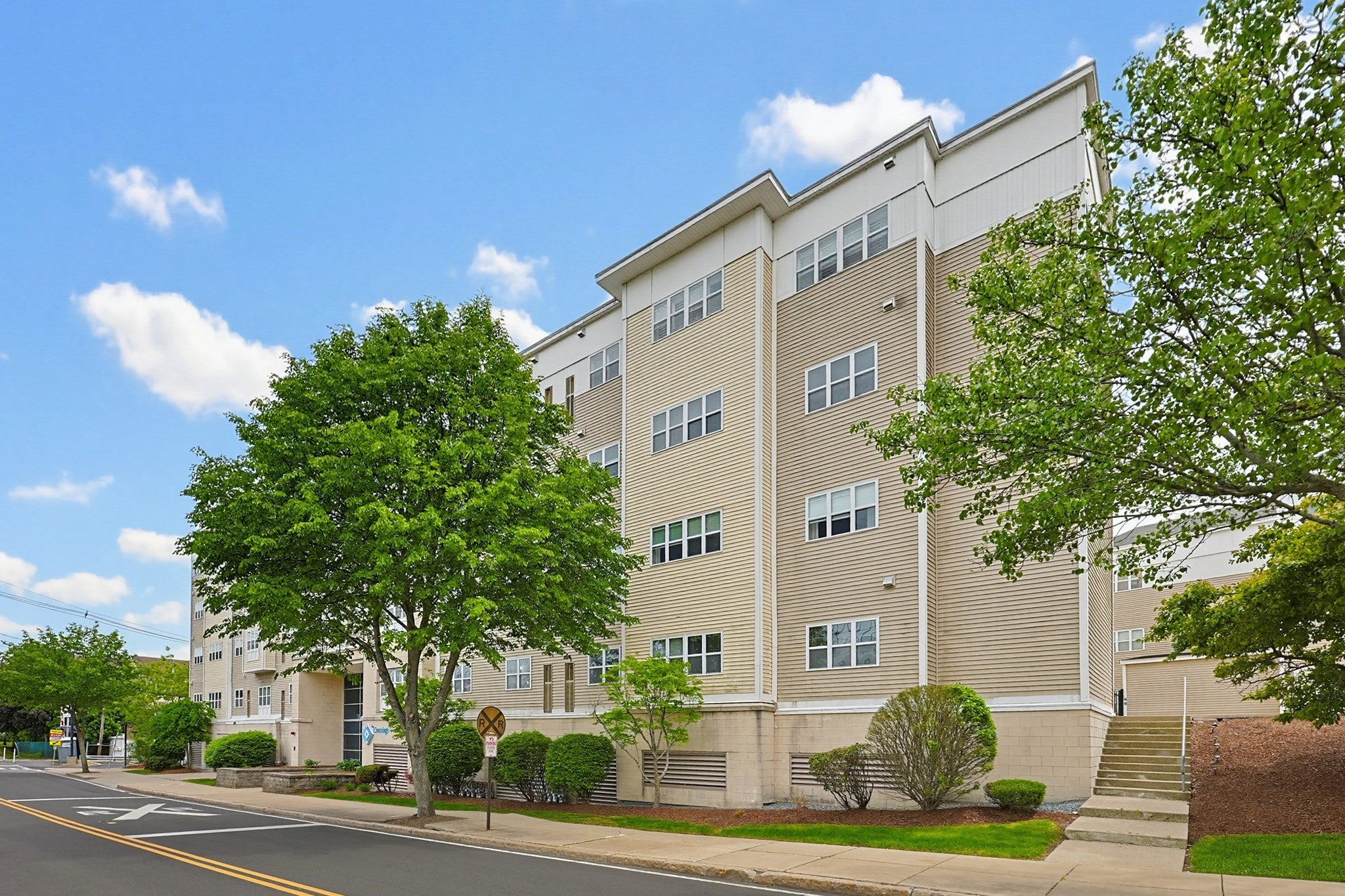 140 Railroad Ave B111