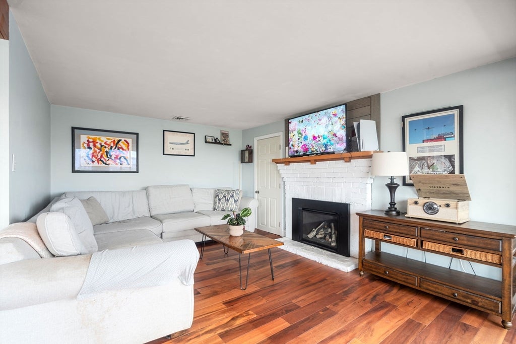 61 Edgewater Dr, Quincy, MA Photo #10