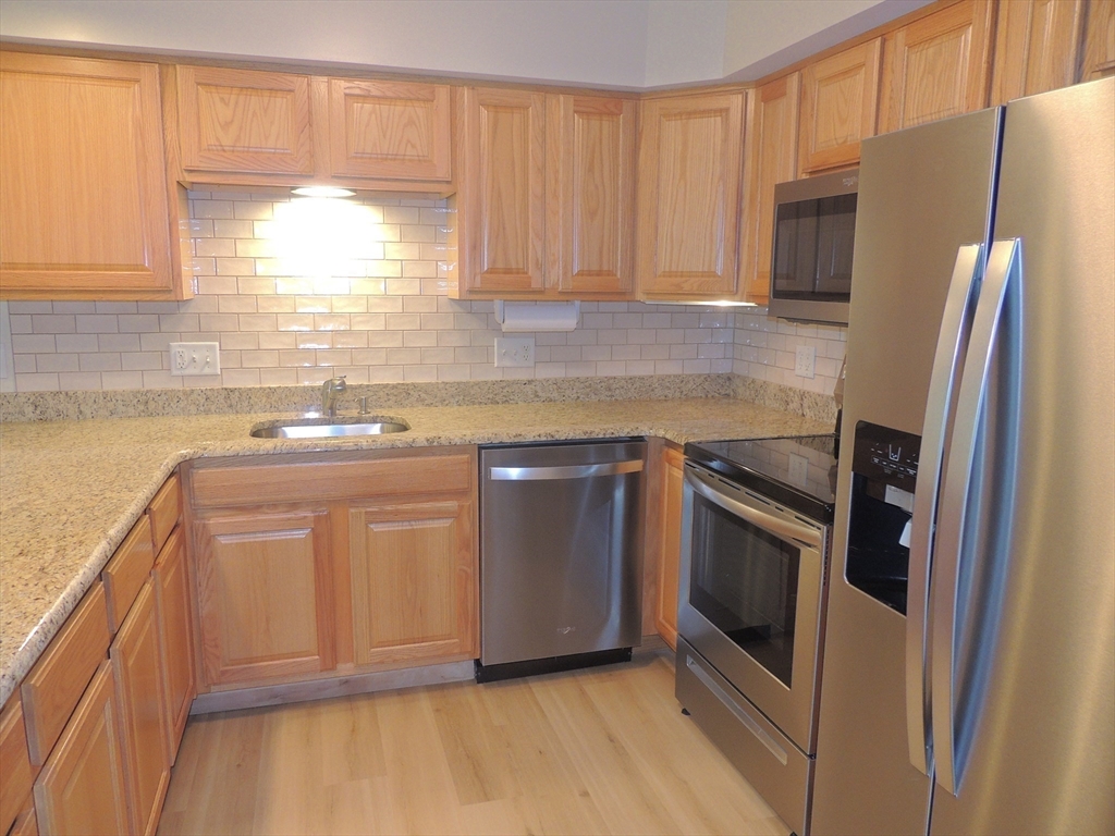 24 Greenleaves Drive 411