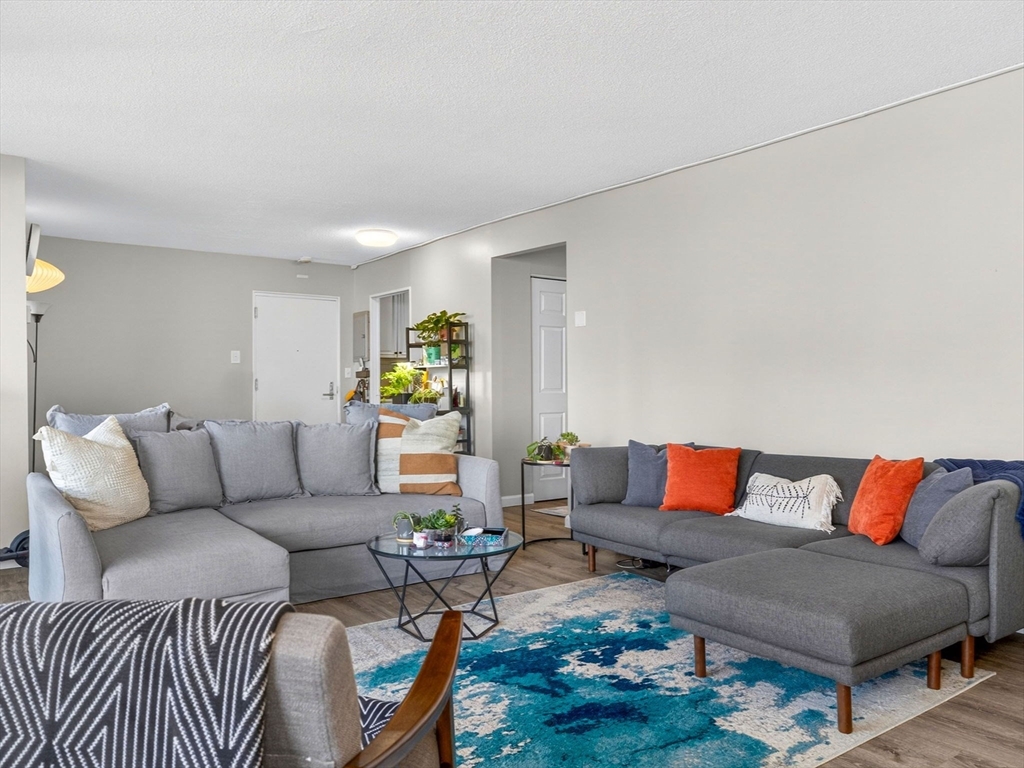 566 Commonwealth Ave 401