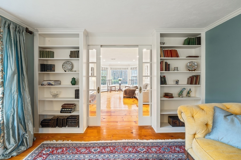 Norfolk, Massachusetts 02056, United States, 4 Bedrooms Bedrooms, ,3 BathroomsBathrooms,Residential,Pending,106956