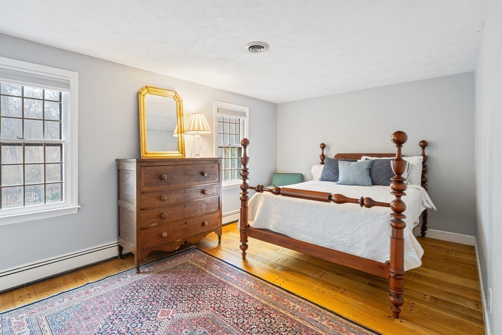 Norfolk, Massachusetts 02056, United States, 4 Bedrooms Bedrooms, ,3 BathroomsBathrooms,Residential,Pending,106956