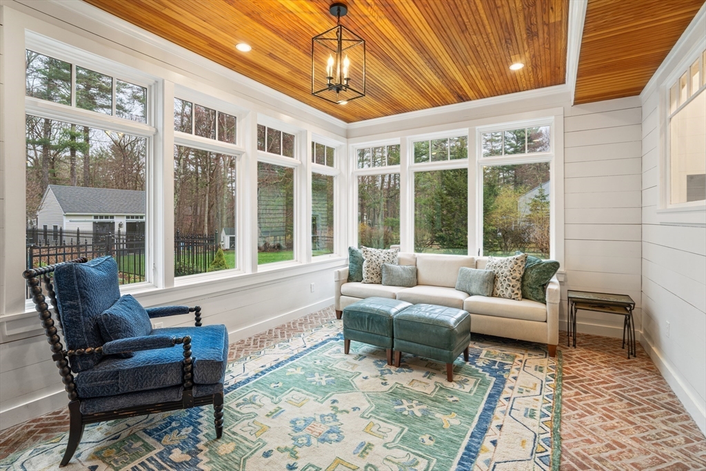 Norfolk, Massachusetts 02056, United States, 4 Bedrooms Bedrooms, ,3 BathroomsBathrooms,Residential,Pending,106956