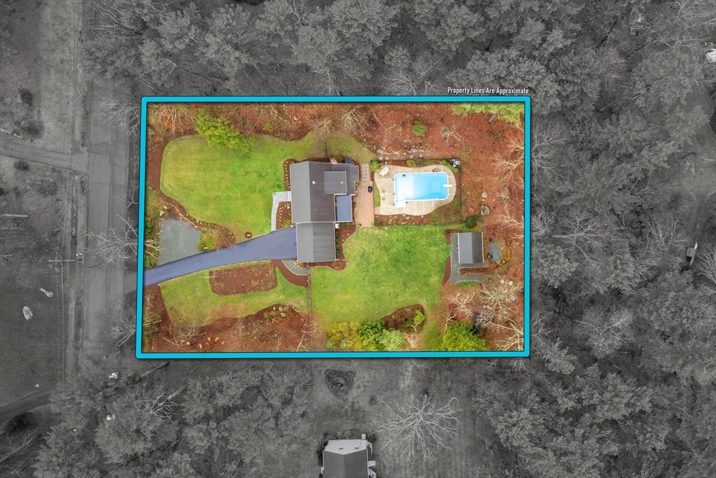 Norfolk, Massachusetts 02056, United States, 4 Bedrooms Bedrooms, ,3 BathroomsBathrooms,Residential,Pending,106956